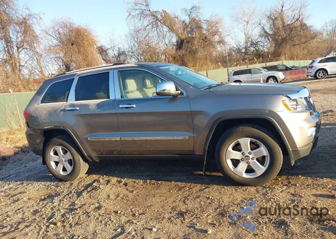 2013 Jeep Grand Cherokee Laredo z USA, uszkodzony, nr VIN 1C4RJFAGXDC558137